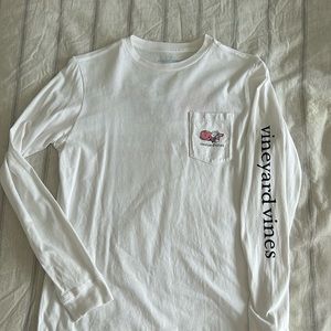New without tags Vineyard Vines Girls size 16 long sleeved valentines tee